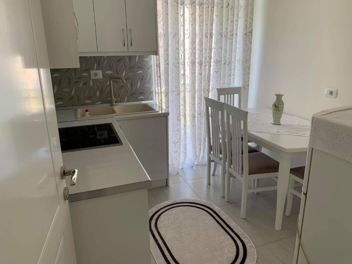 Apartament Oresti Korce Exterior photo